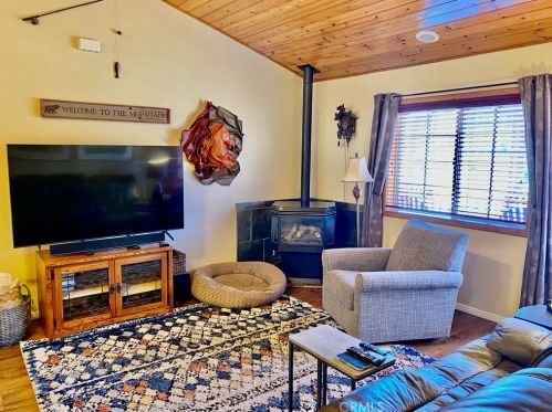 2135 State Ln, Big Bear City CA  92314-9646 exterior