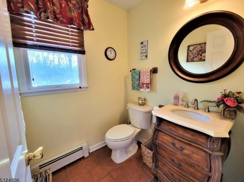 85 Long Hill Rd, Gillette NJ  07933-1410 exterior