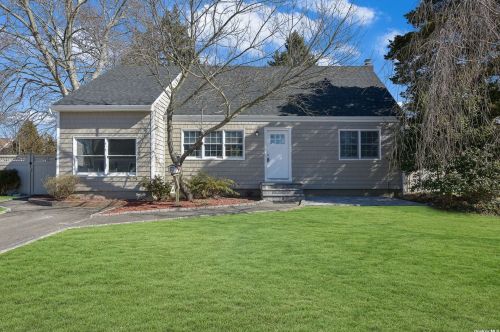 175 21st St, Deer Park, NY 11729-4805