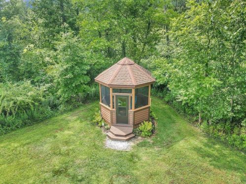 101 Plaudit Ct, Pataskala, OH 43062-9183