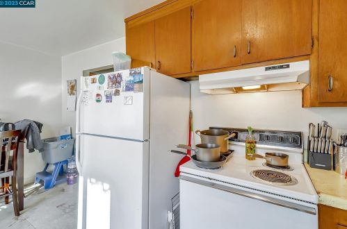 3201 Arkansas St, Oakland CA 94602-3707 exterior