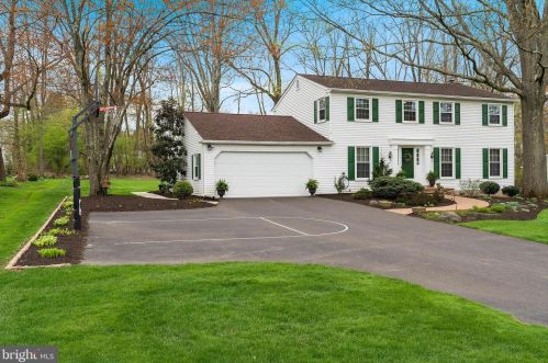115 Rosewood Dr, Lansdale, PA 19446-1645