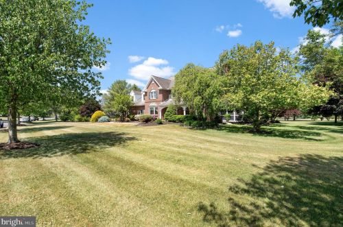 5333 Millstone Ct, Orefield, PA 18069-2266