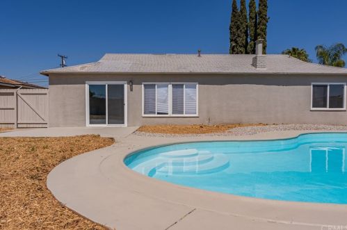 643 Mckinley St, Rialto CA  92376-6057 exterior