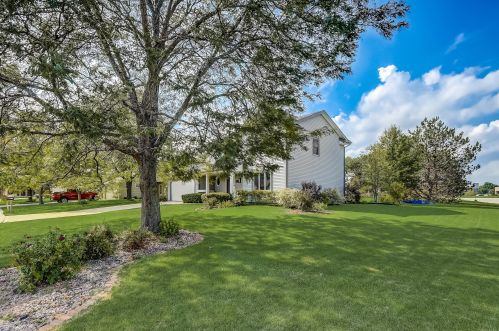 4129 Regal Manor Ct, Waukesha WI  53151-9204 exterior