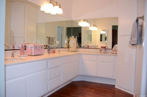 19966 Avenue Of The Oaks, Santa Clarita CA  91321-1387 exterior