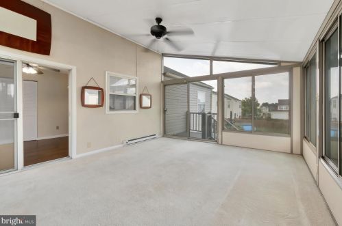 6 Terry Ct, New Castle DE  19720-7697 exterior