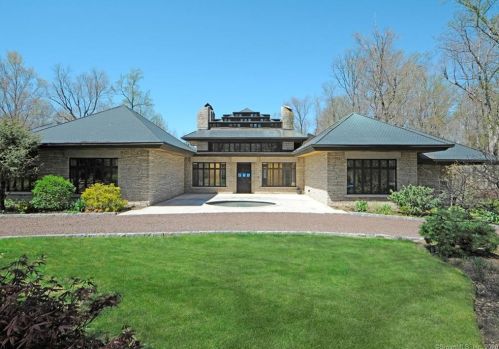 103 Lake Dr, Stamford, CT 06903-1009