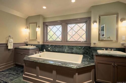 18 Patterson Brook Rd, Tuxedo Park NY  10987-4121 exterior