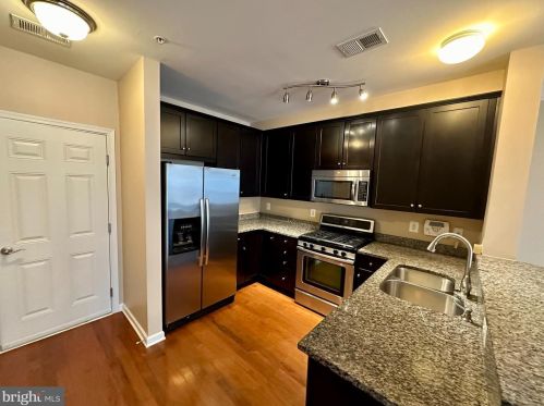 15233 Leicestershire St, Woodbridge VA  22191-6572 exterior