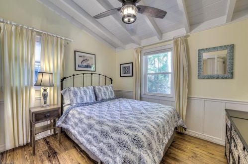 966 Fitzhugh St, Sanibel FL  33957-4520 exterior