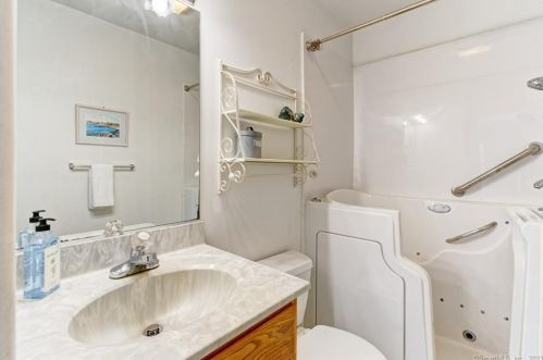 159 Azalea Dr, Groton CT  06340-4126 exterior