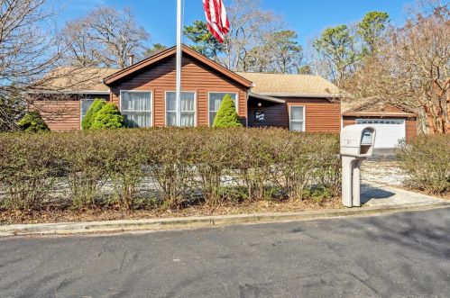 124 Woodland Dr, Bricktown NJ  08723-7433 exterior