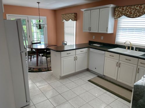 8116 Palomino Dr, Bridgeville PA  15017-1157 exterior