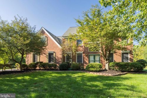 1735 Forest Creek Dr, Blue Bell, PA 19422-3655
