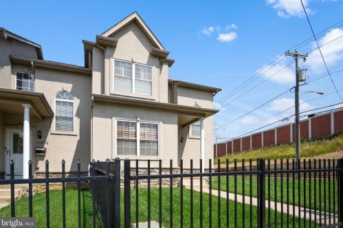 11976 Academy Rd, Philadelphia, PA 19154-2636