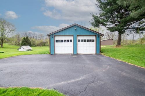 1529 Old Butler Rd, New Castle PA  16101-3133 exterior