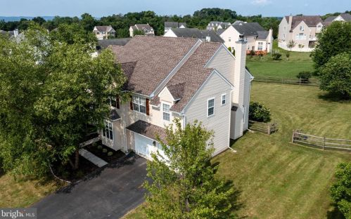 5027 Woodgate Ln, Collegeville PA  19426-3365 exterior