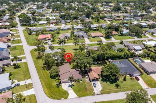 1601 Mistletoe St, Fort Pierce, FL 34983-4018