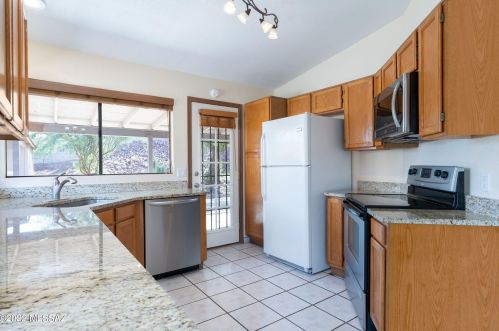 3027 Giovanna Dr, Tucson, AZ 85730-3100