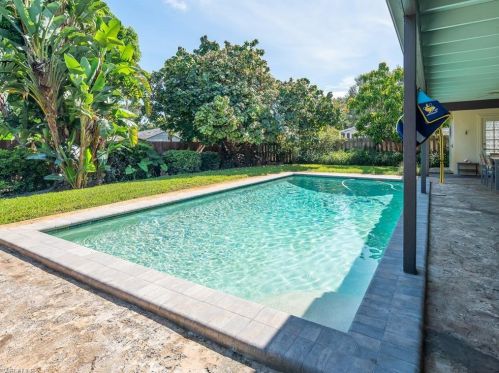 1116 Lastrada Ln, Naples, FL 34103-8941