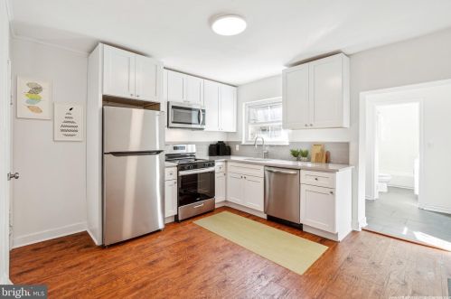 738 Medina St, Philadelphia PA  19147-5727 exterior