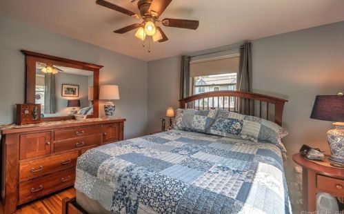 51 Westwood Rd, Milford CT  06461-2752 exterior