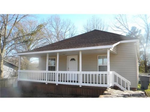 206 Hawthorne Ln, Lake Wylie, SC 29710-1412