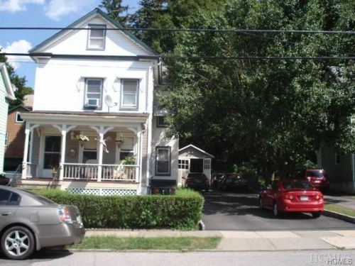 10 Tompkins Ave, Crotonville, NY 10562-5006