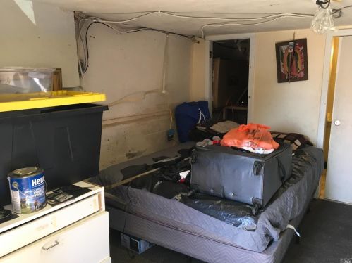 2321 Clinton Ave, Richmond CA 94804-1415 exterior