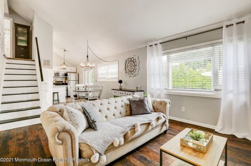 10 Calvin Ct, Old Bridge NJ  08857-2147 exterior