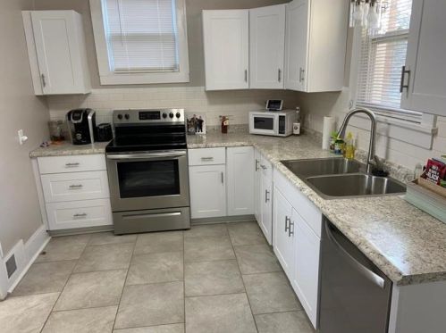 213 5th St, Jeannette, PA 15644-1761