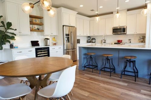 8604 Capitol View Dr, Austin, TX 78747-5401
