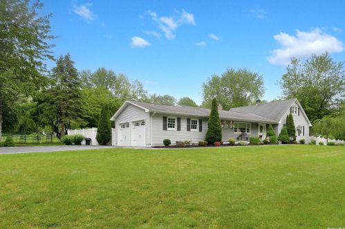 9 Hastings Dr, Northport, NY 11768-2508