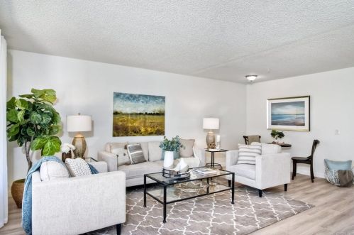 2743 Via Tulipan, Carlsbad, CA 92010-1356