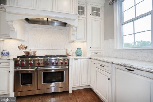 10 Pine Valley Ct, Glen Mills PA  19342-1823 exterior