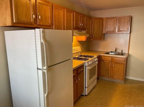 94 Sunnyside Ave, Waterbury CT  06708-3580 exterior