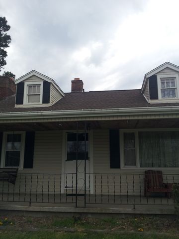 385 Greenbrier Cir, Marietta, OH 45750-8233