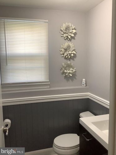 4030 Frosthoffer Ave, Camden NJ  08109-1521 exterior