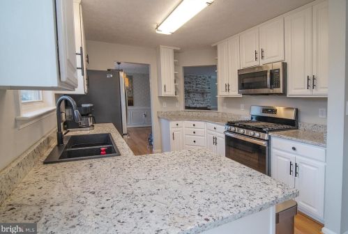 3809 Alberta Dr, Fredericksburg VA  22408-7713 exterior