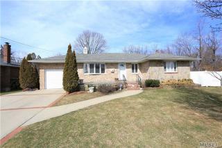 305 Nimitz St, Muttontown, NY 11753-1605