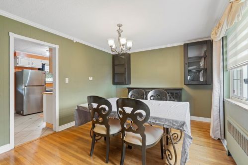 573 Ridge Rd, Ambridge, PA 15003-1566