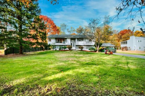 65 Cedar Valley Rd, Poughkeepsie, NY 12603-4865