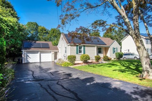 14 Hilltop Ter, North Haven, CT 06473-2007