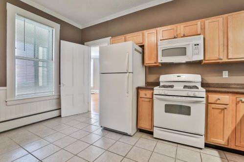 55 Concord St, Nashua NH 03064-1223 exterior