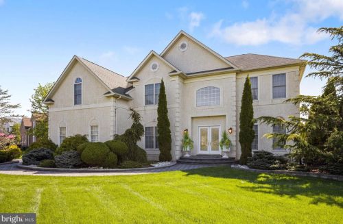 11 Radcliffe Dr, Southampton, PA 18966-1546