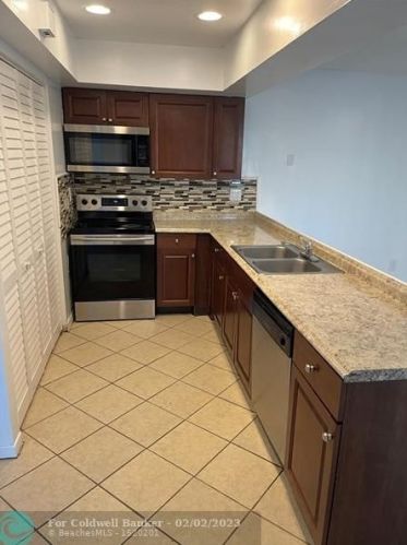 1201 White Pine Dr, West Palm Beach, FL 33414-5742