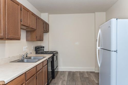 235 Emming St, Cincinnati OH 45219-1464 exterior