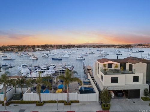 204 7th St, Newport Beach, CA 92661-1145