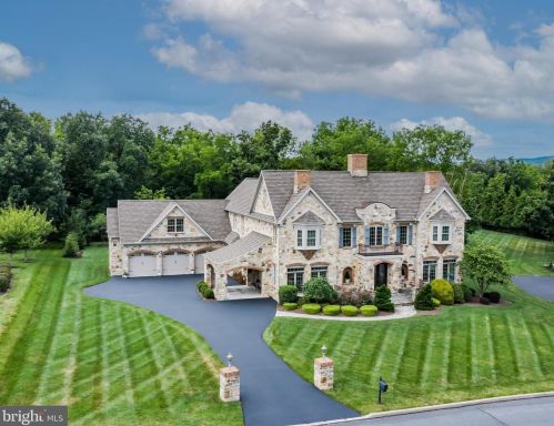 1715 Adeline Dr, Navy Sup Dpt, PA 17050-1685